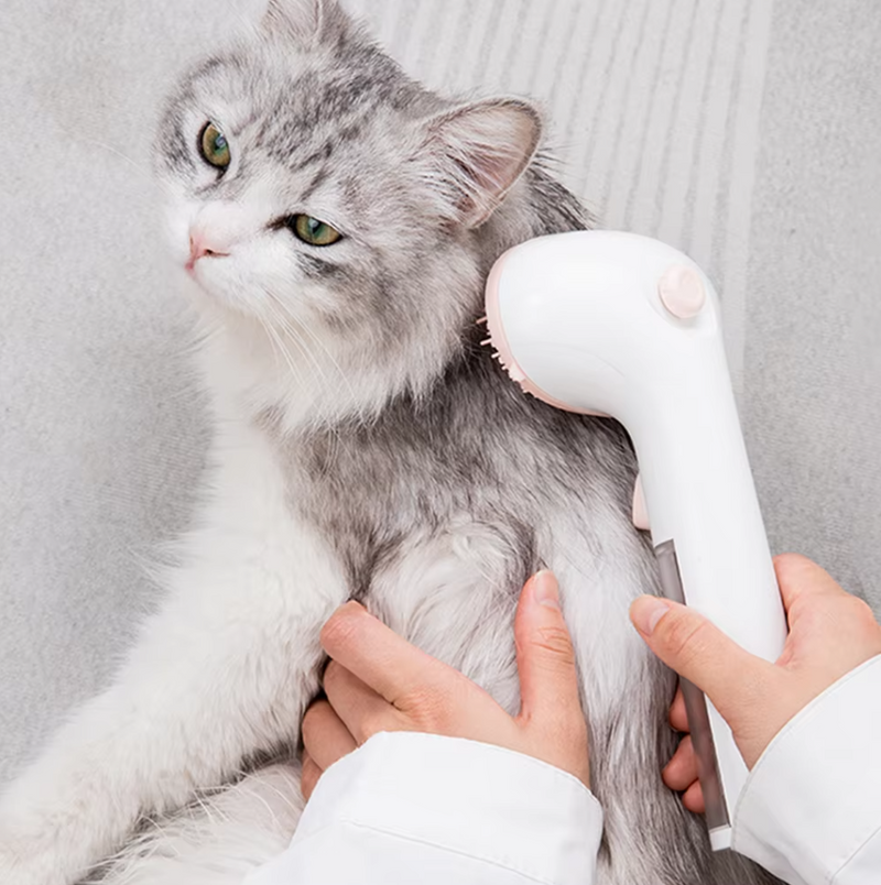 Trockenschaum-Bürste für Haustiere mit Integriertem Reinigungsspender